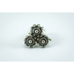 Pendientes triple botón charro en plata TRIPLE/0 | 7,38 € | Joyería Flores