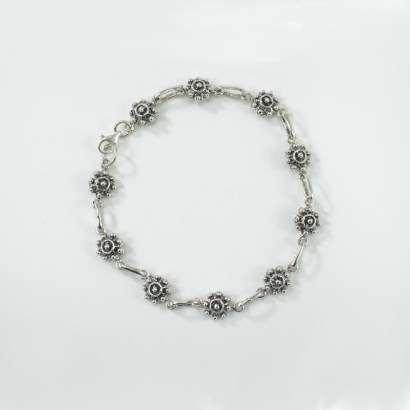 Pulsera botón charro en plata de ley 001-10 | 51,13 € | Joyería Flores Pulsera botón charro en plata de ley 001-10 | 51,13 € | Joyería Flores