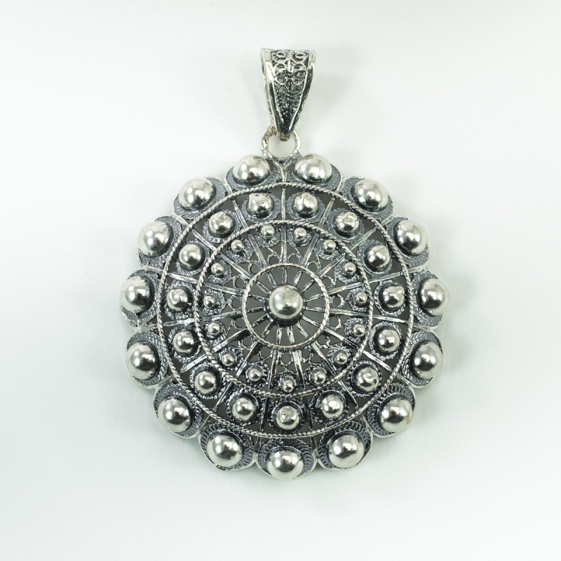 Colgante Botón Charro Plata de ley T316 | 80,63 € | Joyería Flores Colgante Botón Charro Plata de ley T316 | 80,63 € | Joyería Flores