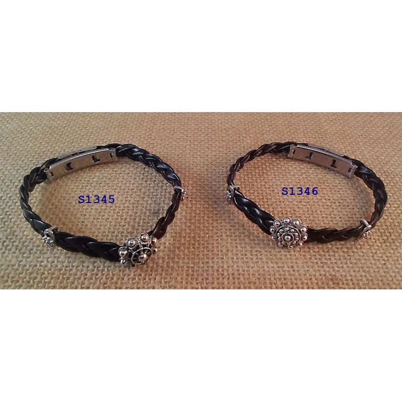 Pulsera Cuero Botón Charro Plata de Ley S1346 | 33,69 € | Joyería Flores Pulsera Cuero Botón Charro Plata de Ley S1346 | 33,69 € | Joyería Flores