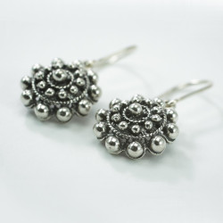 Pendientes largos botón charro plata HP008-N | 23,63 € | Joyería Flores