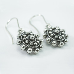 Pendientes largos botón charro plata HP008-N | 23,63 € | Joyería Flores