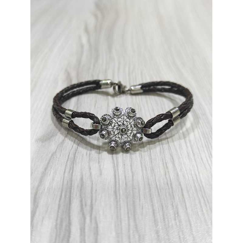 Pulsera Botón Charro Cuero Trenza Marrón S1206-M | 34,94 € | Joyería Flores Pulsera Botón Charro Cuero Trenza Marrón S1206-M | 34,94 € | Joyería Flores