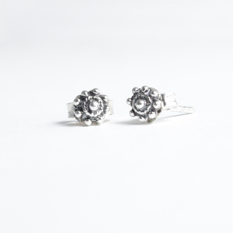 Pendientes Botón Charro en Plata de Ley 00 | 4,38 € | Joyería Flores