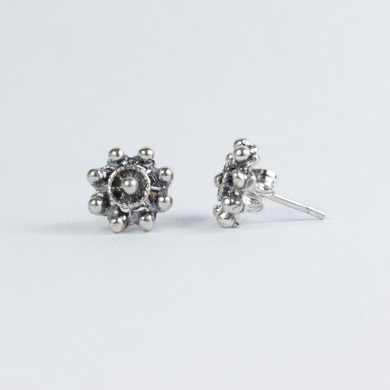 Pendientes Botón Charro en Plata de Ley 003/S | 8,62 € | Joyería Flores Pendientes Botón Charro en Plata de Ley 003/S | 8,62 € | Joyería Flores