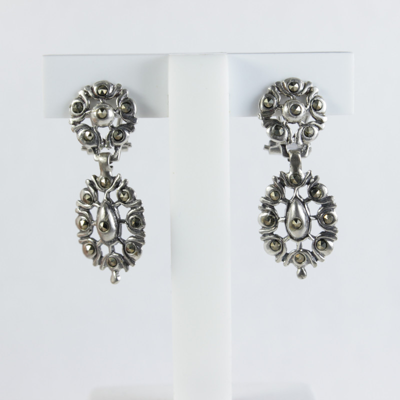 Pendientes teja Botón charro plata de ley 531-AB | 37,38 € | Joyería Flores Pendientes teja Botón charro plata de ley 531-AB | 37,38 € | Joyería Flores